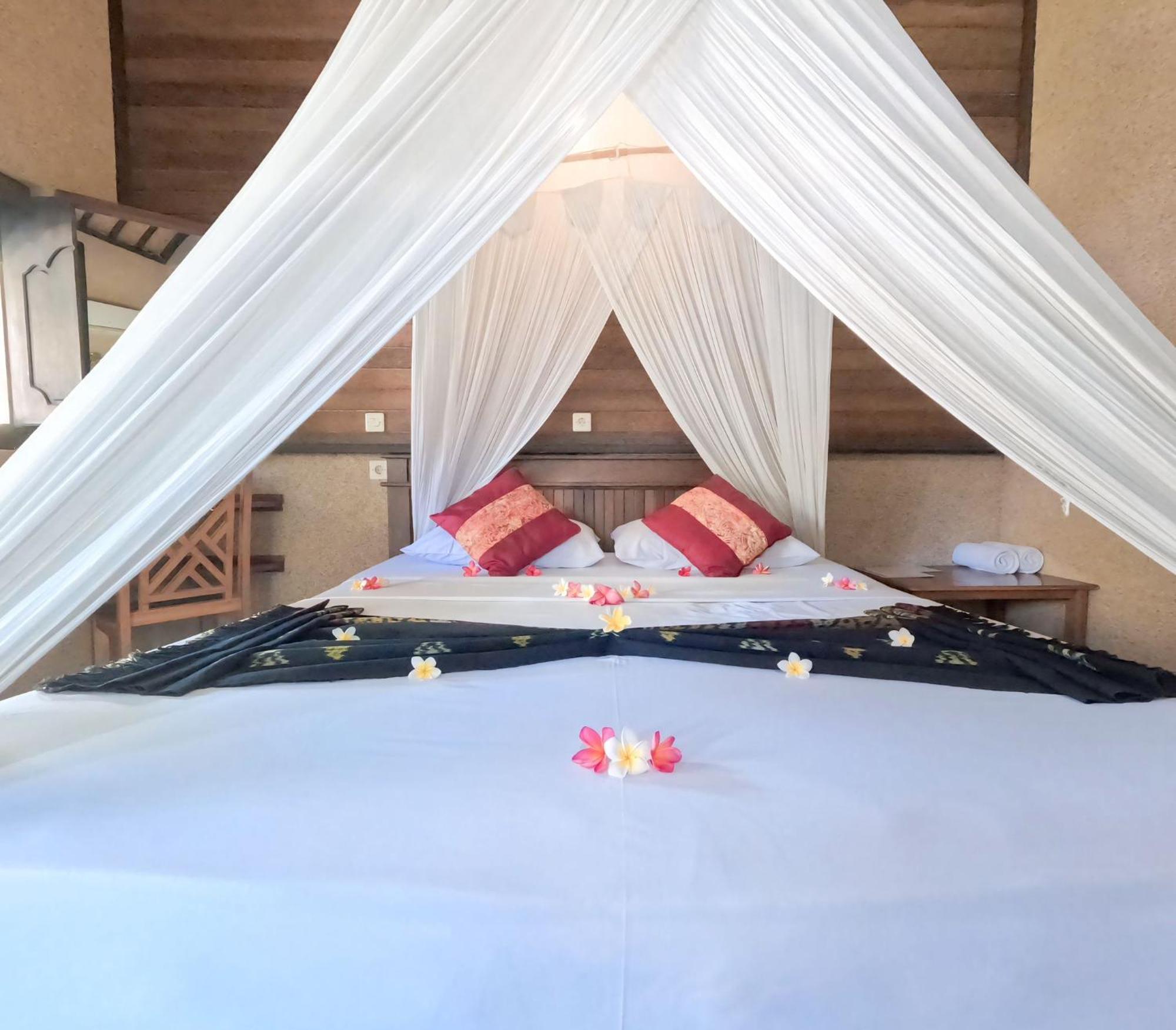 Suka Sari Cottages Pemuteran Esterno foto