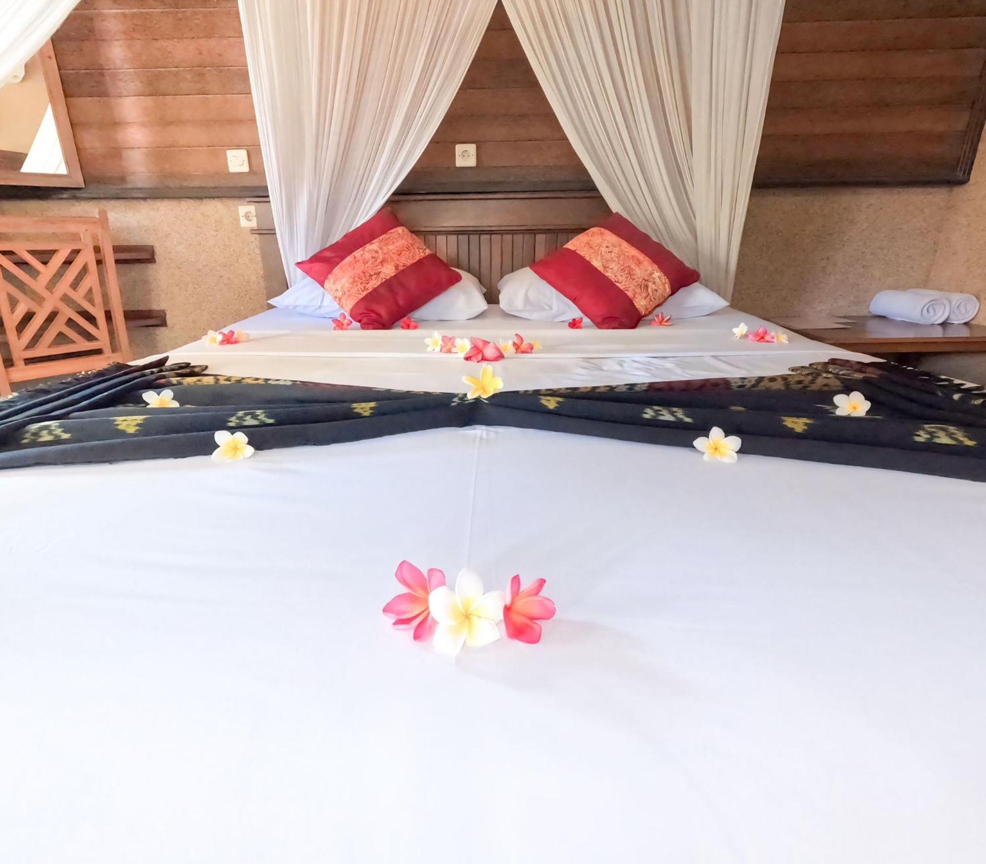 Suka Sari Cottages Pemuteran Esterno foto