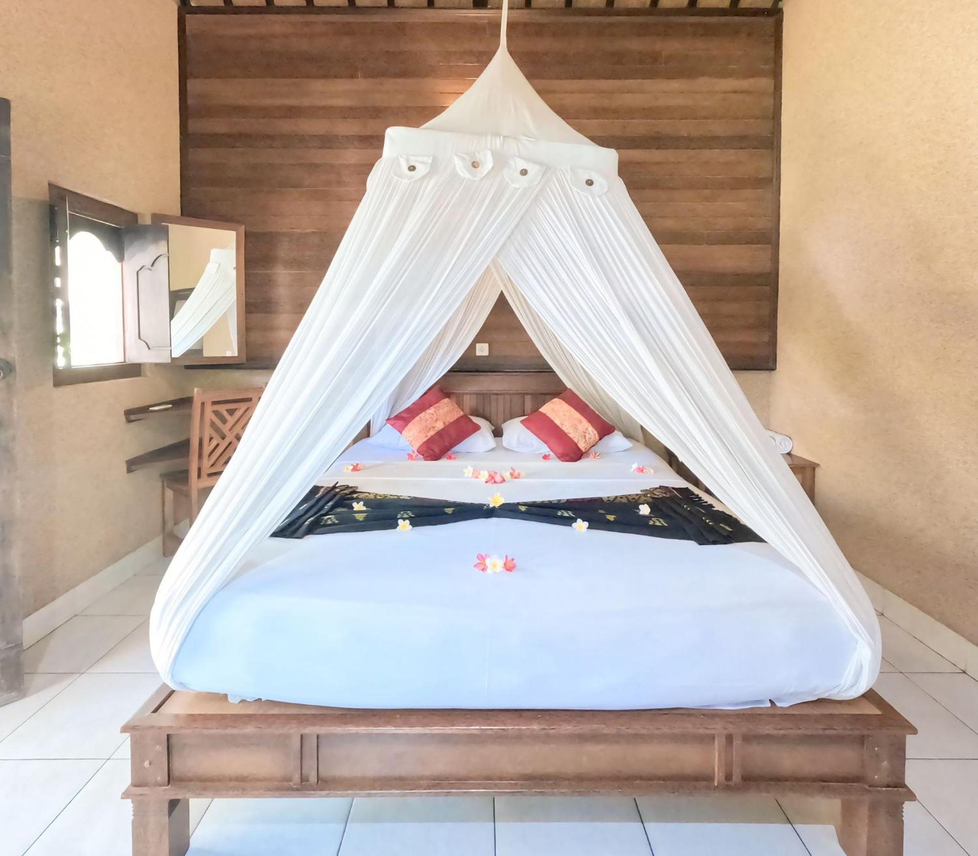 Suka Sari Cottages Pemuteran Esterno foto