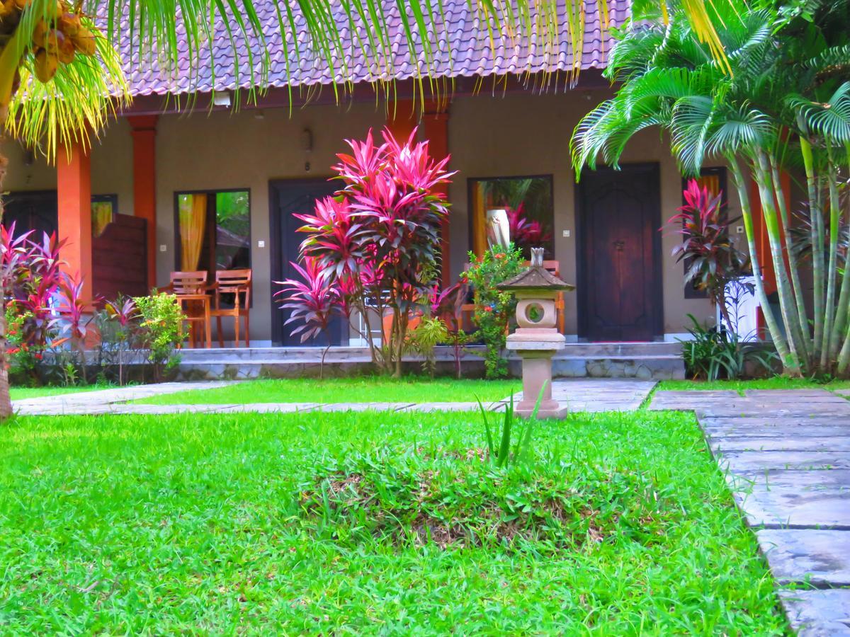 Suka Sari Cottages Pemuteran Esterno foto